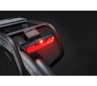 AXA AXA R&uuml;cklicht Juno Batterie Auto Off 80 Produktbild 5