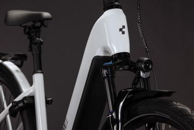 Cube Kathmandu Hybrid Deluxe Pro 800 metallicwhite'n'chrome Gr&ouml;&szlig;e: Easy Entry 62 cm Produktbild 5